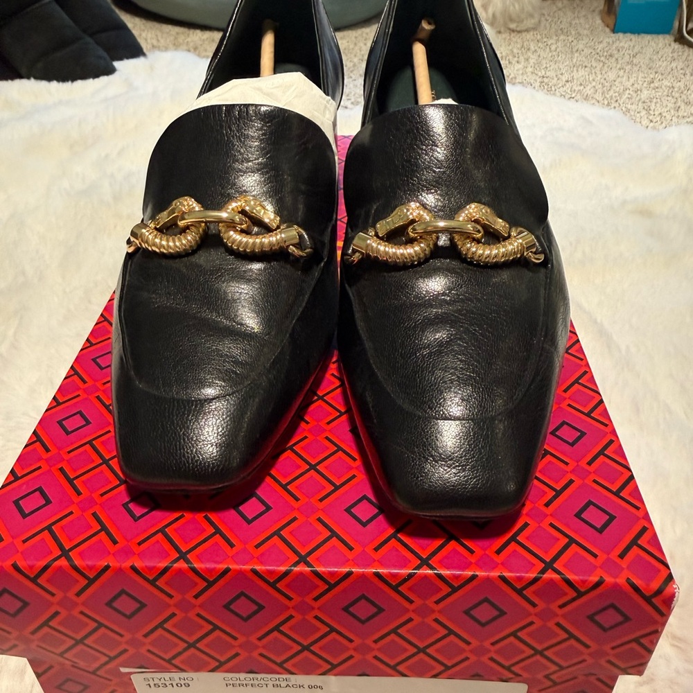 Tory Burch Jessa Heeled Black Loafers with Gold Chain Detail